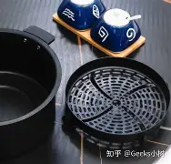 欧联清晨走向成谜，摩纳哥临场应变，球迷炸锅，细节决定成败